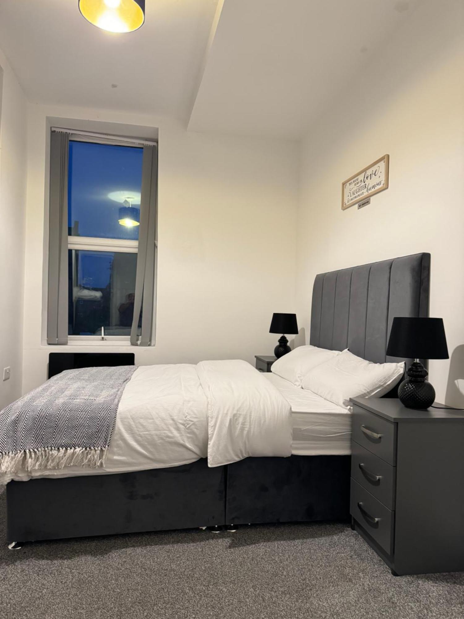 Icon Residencia Apartment Manchester Bagian luar foto