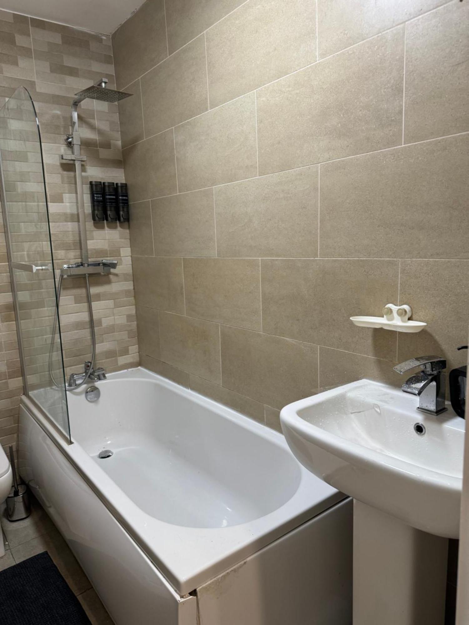 Icon Residencia Apartment Manchester Bagian luar foto